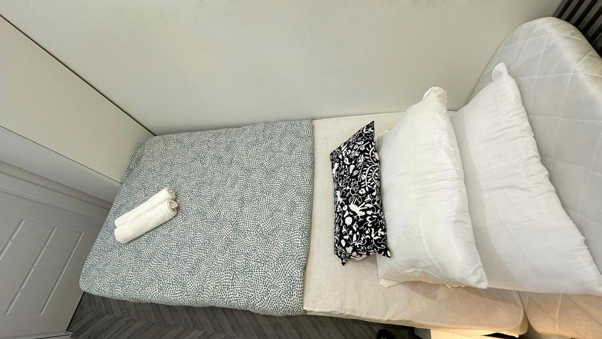 Radiant Parition In Barsha Heights Near Metro Homestay