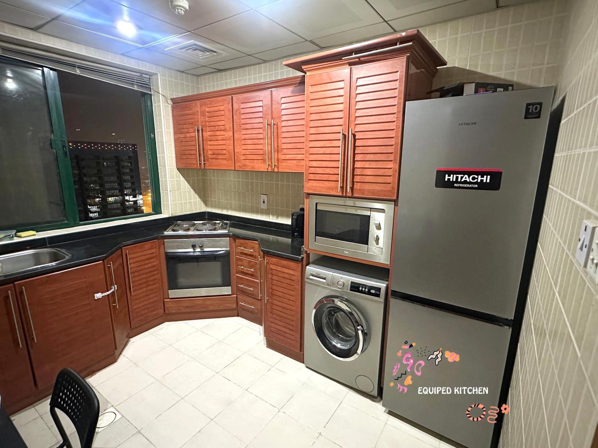Homestay Radiant Parition In Barsha Heights Near Metro *