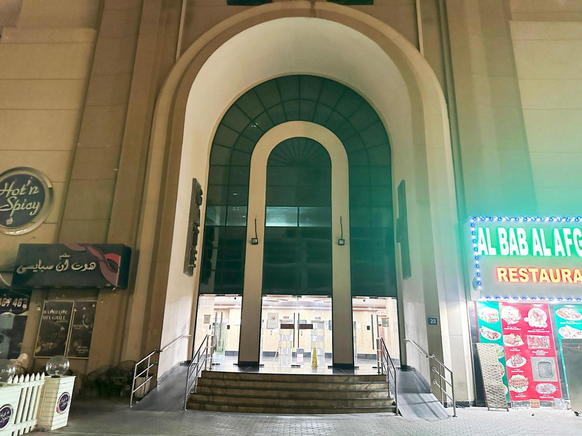 Homestay Radiant Parition In Barsha Heights Near Metro