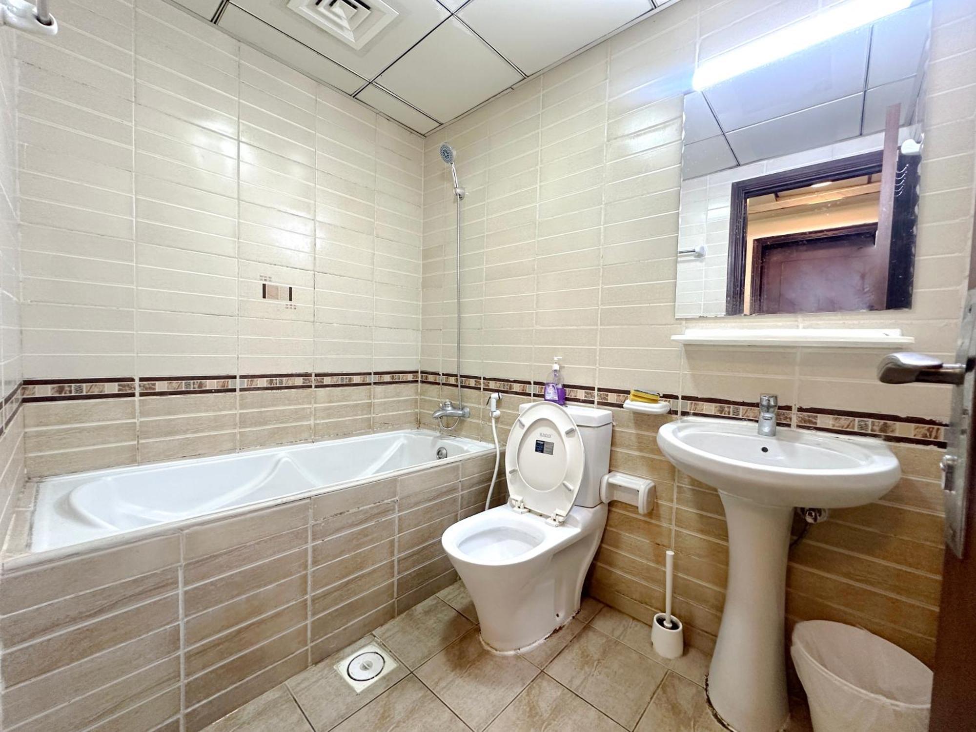 Radiant Parition In Barsha Heights Near Metro Homestay Dubai